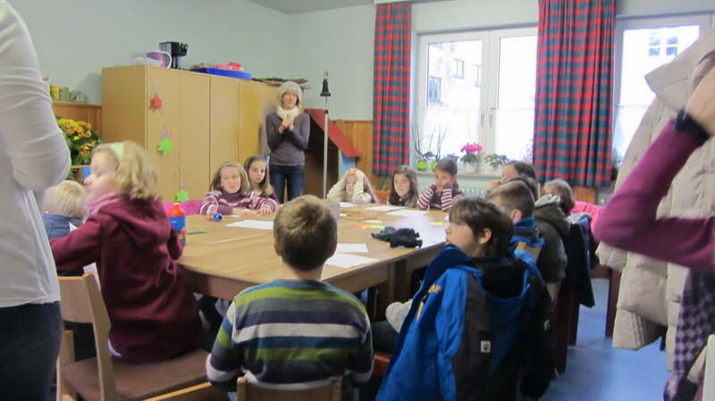 AdventKinder13_8-04